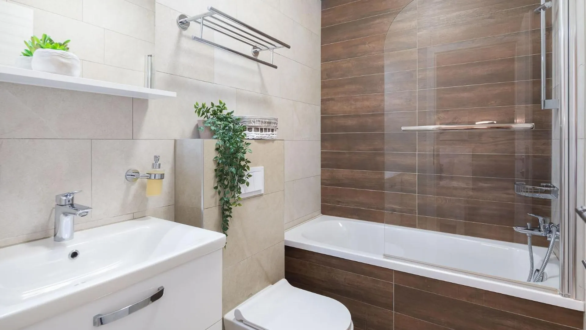 Villa Emma On Island Pag For 14 Persons With Sea View, Wellness & Pool Heating Pag Town Kroatien